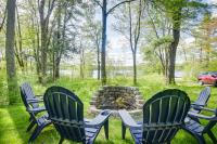 B&B Gilmanton - Gilmanton Vacation Rental with Kayaks - At Loon Pond - Bed and Breakfast Gilmanton