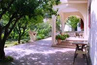 Estudio con vistas al jardín
