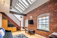 B&B Sheffield - Beautiful 1-Bed Apartment in Grade Listed Warehouse - Victoria Quays, Sheffield City Centre, FREE Parking, Pet Friendly, Netflix - Bed and Breakfast Sheffield
