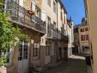 B&B Saint-Gengoux-le-National - La Licorne - Renovated Townhouse in St Gengoux - Bed and Breakfast Saint-Gengoux-le-National