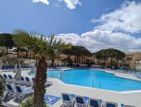 T3 climatisé dans village vacance avec piscine, proximité plage et parking - Ferienwohnung