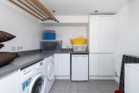 Family-Friendly Retreat between Beach & Mountains - B&B Morfa Bychan