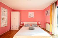 One-Bedroom Apartment with Balcony