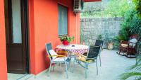 B&B Tivat - Chic Flat with Garden 1 min to Beach in Kotor - Bed and Breakfast Tivat