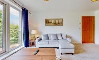 Riverside Apartment with Parking 1 Mile from Town Centre - B&B Kent