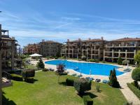 Appartamento con Vista Piscina