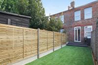 Newly refurbished, cosy & modern apartment in E17 - B&B