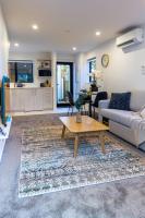 B&B Christchurch - Charming Downtown hideaway 1 bed 1 bath - Bed and Breakfast Christchurch