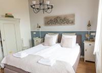 Dreibettzimmer mit Bad