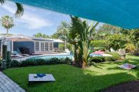 The Pelican Villa Large Pool Firepit! - Bed and Breakfast West Palm Beach