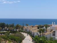 Duquesa Regents apt, large balcony with spectacular sea views close to port and beach - B&B Manilva