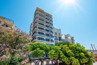 Islet Promenade Seafront Apartment with large Corner Terrace by Getawaysmalta - Ferienwohnung St Paul's Bay