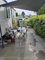 "Dew Drop Inn" - B&B