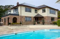 Hewas Water House - Private Pool, Hot Tub & Games Room - Bed and Breakfast Grampound