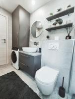 Appartamento Su 2 Livelli con 3 Camere da Letto, Terrazza e Vista Mare 