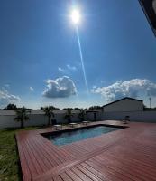 B&B Loupes - Superbe Villa avec Piscine 10 minutes rocade - Bed and Breakfast Loupes