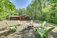 Rose City Cabin w/ Fire Pit & Lake Access - B&B Rose City