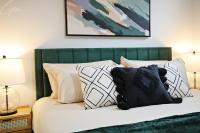 B&B Edmonton - Stylish Suite With King Bed,Long Stays,Disney+,Airport - Bed and Breakfast Edmonton