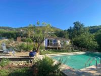 Jolie maisonnette avec terrasse vu sur la piscine et jardin - B&B Tourrettes-sur-Loup