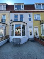 Number 33 Family Beach Residence - B&B