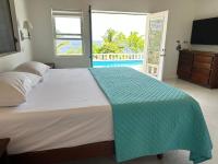 Oceanfront 3 bedrooms, 4beds, AC, WiFi, luxury villa