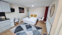 B&B Leeds - Lovely studio-flat with free parking, free WiFi. - Bed and Breakfast Leeds