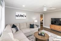 Stylish & Comfy 5 Location Private Backyard Updated Close to Downtown Walkable - B&B