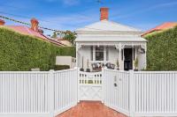 B&B Geelong - The White House - Bed and Breakfast Geelong
