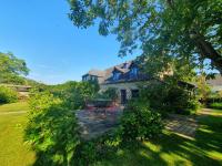 Maison en pierre dans son nid de verdure - B&B