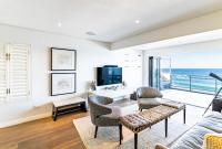 Modern Beach Front Apartment - B&B