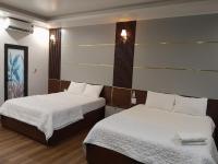 Family Room with Mountain View