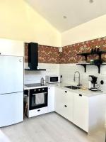 Attefallshus Alingsås / Dammen. - B&B Alingsås