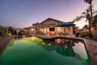 Coachella Chill: Luxury 4BR/4King Paradise Retreat - Chambres d'hôtes Indio