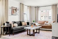 Modern Comfort - King Beds - Walk to Sloans Lake - B&B
