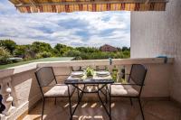 Monolocale con Balcone e Vista Giardino