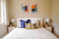 Colorful downtown condo, 2 bedrooms, king bed - B&B