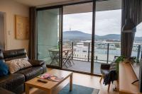 B&B Canberra - 2 BR family business friendly CBD ANU - Bed and Breakfast Canberra