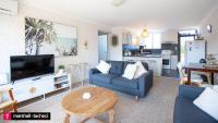 B&B Bermagui - Marlin Waters Holiday Unit 6 walk to beach and river Linen & Wifi Bermagui - Bed and Breakfast Bermagui