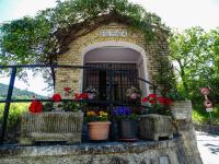 B&B Nocera Umbra - Residenza Maestà del Picchio -La Terra - Bed and Breakfast Nocera Umbra