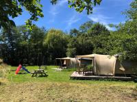 B&B Chiddes - Glamping Resort Bousset - Bed and Breakfast Chiddes