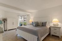 Beach Club, Unit 121 - Flip Flop Inn - B&B East End