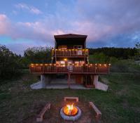 15 min to West Yellowstone/Amazing Views - B&B