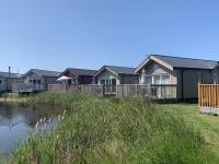 The Lake House at The Bay Filey, sleeps 4, 1 dog welcome for free too - B&B