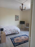 Devant le canal, trois grandes chambres, 85m2, animaux bienvenus - Ferienwohnung Léré