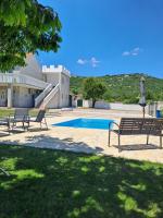 Villa Matanov dvorac - B&B Tisno