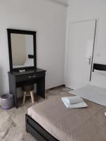 Deluxe 2 Bedroom Apartment with 2 Balconies Looking the bay and the olive grove
