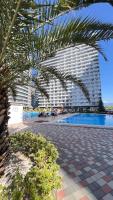 Апартаменты с бассейном на берегу моря в Батуми - Ferienwohnung