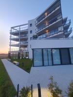 Ostseetraum - Pool, Sauna, Jacuzzi, 2 Bikes, Spielplatz, Apartments - Ferienwohnung Kolberg