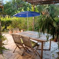 Appartement tranquille avec jardin et piscine - Chambres d’hôtes