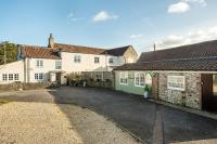 The Farmhouse with two hot tubs - Bed and Breakfast Siston